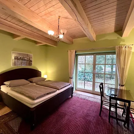 Ute's Fachwerk Homestay Wolthausen